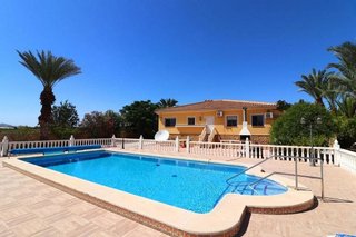 Chalet en venta en Catral
