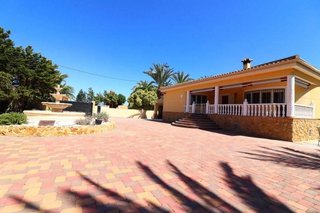 Chalet en venta en Catral