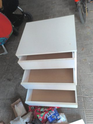 Cajonera Leroy Merlín con patas