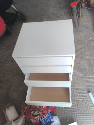 Cajonera Leroy Merlín con patas