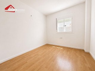 Piso en venta en Poniente-Norte - Miralbaida - Parque Azahara en Córdoba