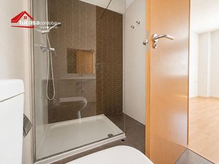 Piso en venta en Poniente-Norte - Miralbaida - Parque Azahara en Córdoba
