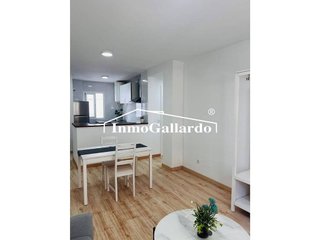 Piso en venta en Parque Victoria Eugenia en Málaga