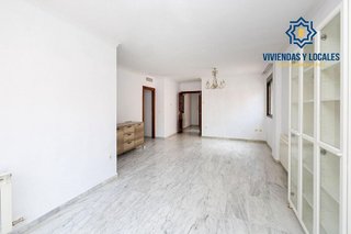 Piso en venta en Bola de Oro - Serrallo en Granada