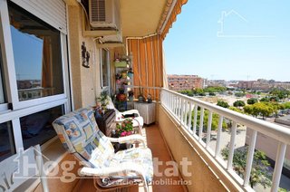 Piso en venta en Tómbola en Alicante