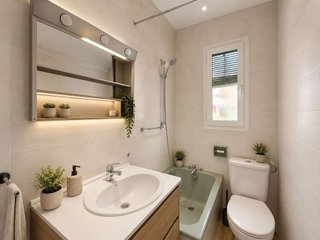 Piso en venta en Pradolongo en Madrid