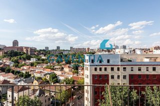 Ático en venta en Pacífico en Madrid