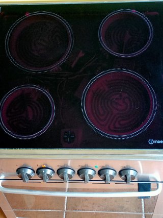 Placa vitrocerámica y horno