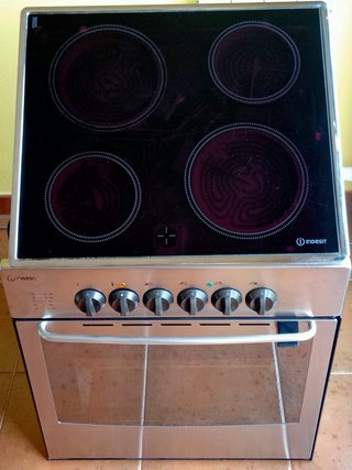 Placa vitrocerámica y horno