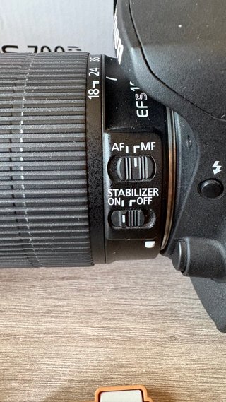 Canon EOS 700D + objetivo 18-135mm + accesorios