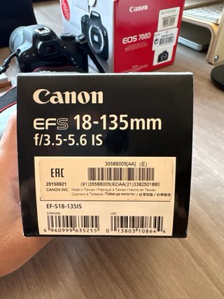 Canon EOS 700D + objetivo 18-135mm + accesorios