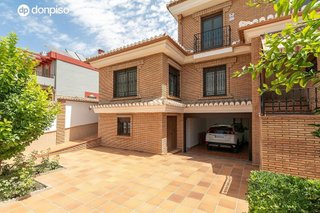 Casa pareada en venta en Ogíjares
