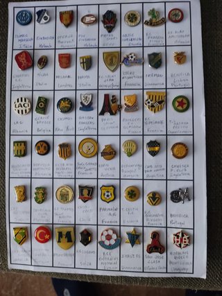 PINS FUTBOL EXTRANJEROS A 2,50 EUROS UNIDAD.