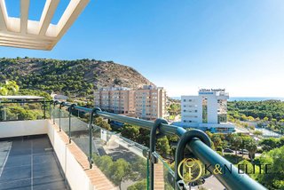 Ático en venta en Vistahermosa en Alicante