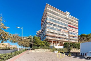 Ático en venta en Vistahermosa en Alicante