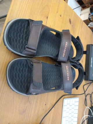 Sandalias Skechers Talla 44 Marrón/Negro