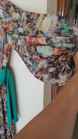 Mono gasa manga larga floral