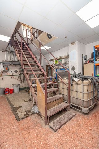Local comercial en venta en La Zarzuela-San José-Belén en Linares