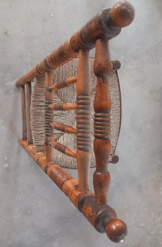 Silla vintage de madera maciza