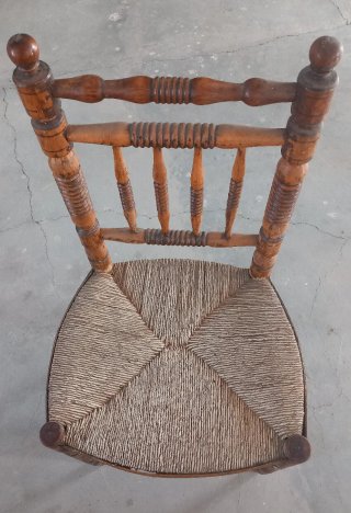 Silla vintage de madera maciza