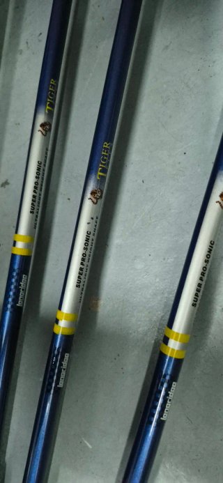 Palos de golf infantiles Tiger Shark