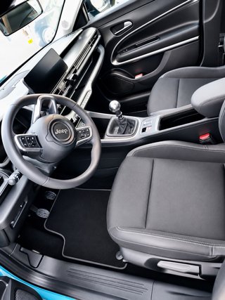 Jeep Avenger   2024