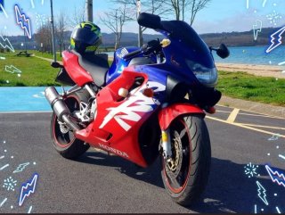 Honda CBR 600 f Roja/Azul