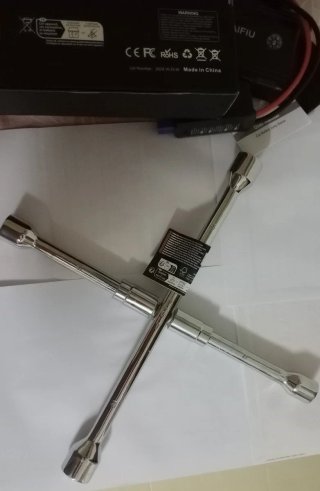 Avviatore Boteaifiu con pinze più chiave a croce