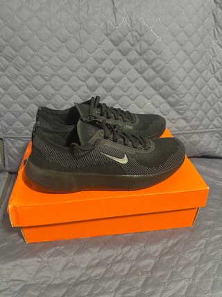 Nike Free 2025 Talla 42 Negro/Gris