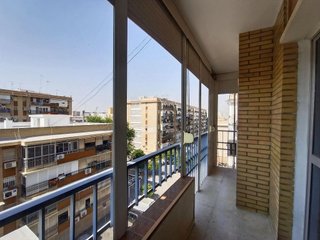 Piso en venta en Tres Huertas - El Torrejón - El Cerezo en Sevilla