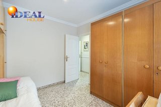 Piso en venta en Cervantes en Granada
