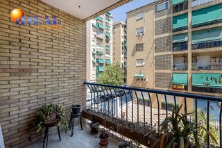 Piso en venta en Cervantes en Granada