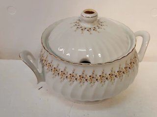 Zuppiera in porcellana con decoro floreale