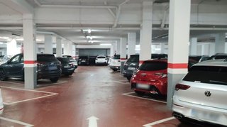 Garaje en alquiler en La Nova Esquerra de l'Eixample en Barcelona