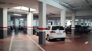 Garaje en alquiler en La Nova Esquerra de l'Eixample en Barcelona