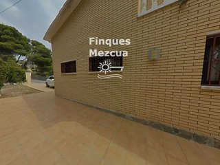 Chalet en venta en Eixample Residencial en Roda de Barà