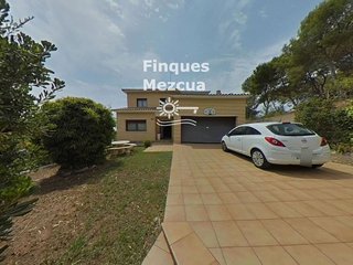 Chalet en venta en Eixample Residencial en Roda de Barà