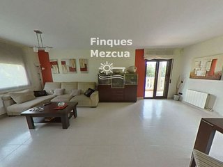 Chalet en venta en Eixample Residencial en Roda de Barà