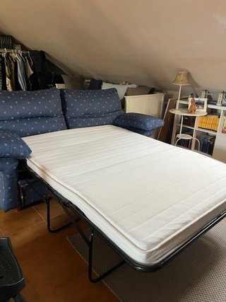 Sofá cama azul de tela