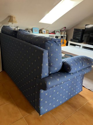 Sofá cama azul de tela