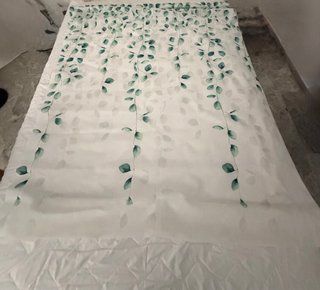 Estor con estampado de hojas