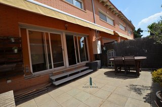 Casa adosada en venta en Viladecavalls