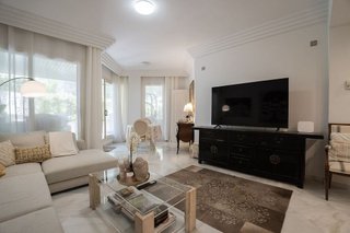 Piso en venta en Los Naranjos - Las Brisas en Marbella
