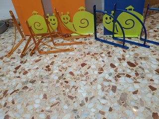 Estanterías con escuadras y soportes de caracol