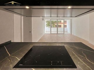 Piso en venta en Parque Mediterráneo - Santa Paula en Málaga