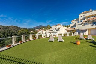 Piso en venta en Los Arqueros-Puerto del Almendro en Benahavís