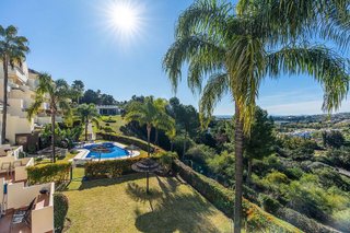 Piso en venta en Los Arqueros-Puerto del Almendro en Benahavís