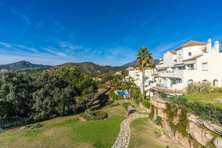 Piso en venta en Los Arqueros-Puerto del Almendro en Benahavís
