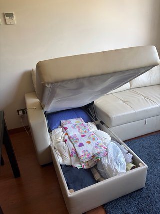 Sofá cama chaise longue beige piel