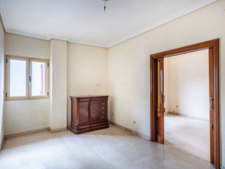 Piso en venta en Los Remedios en Sevilla